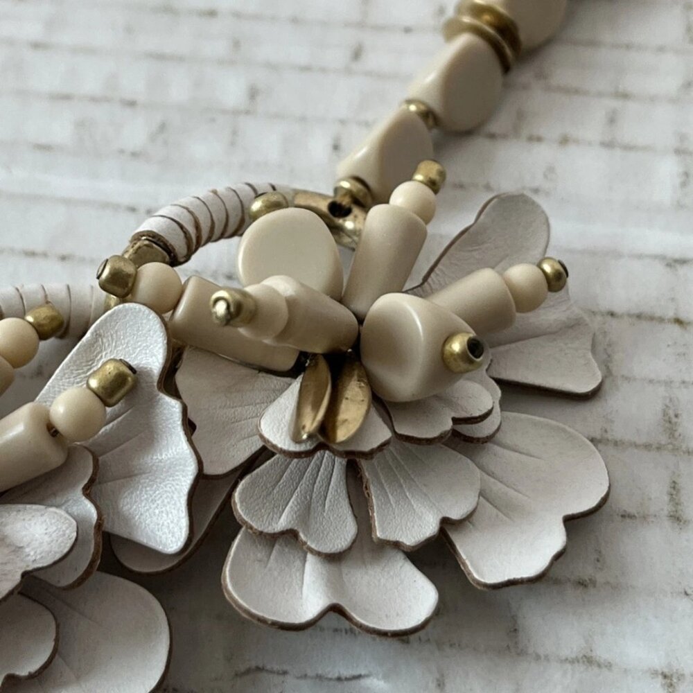 Stella & Dot Floral Statement Necklace Cream Gold Wedding Bib Necklace - Picture 3 of 14